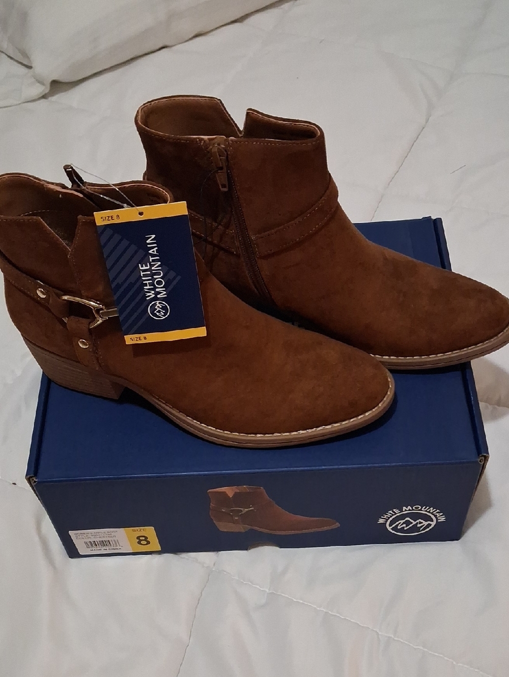 White Mountain Brown Suede Womans Ankle Boot with Side Zip Sz 8